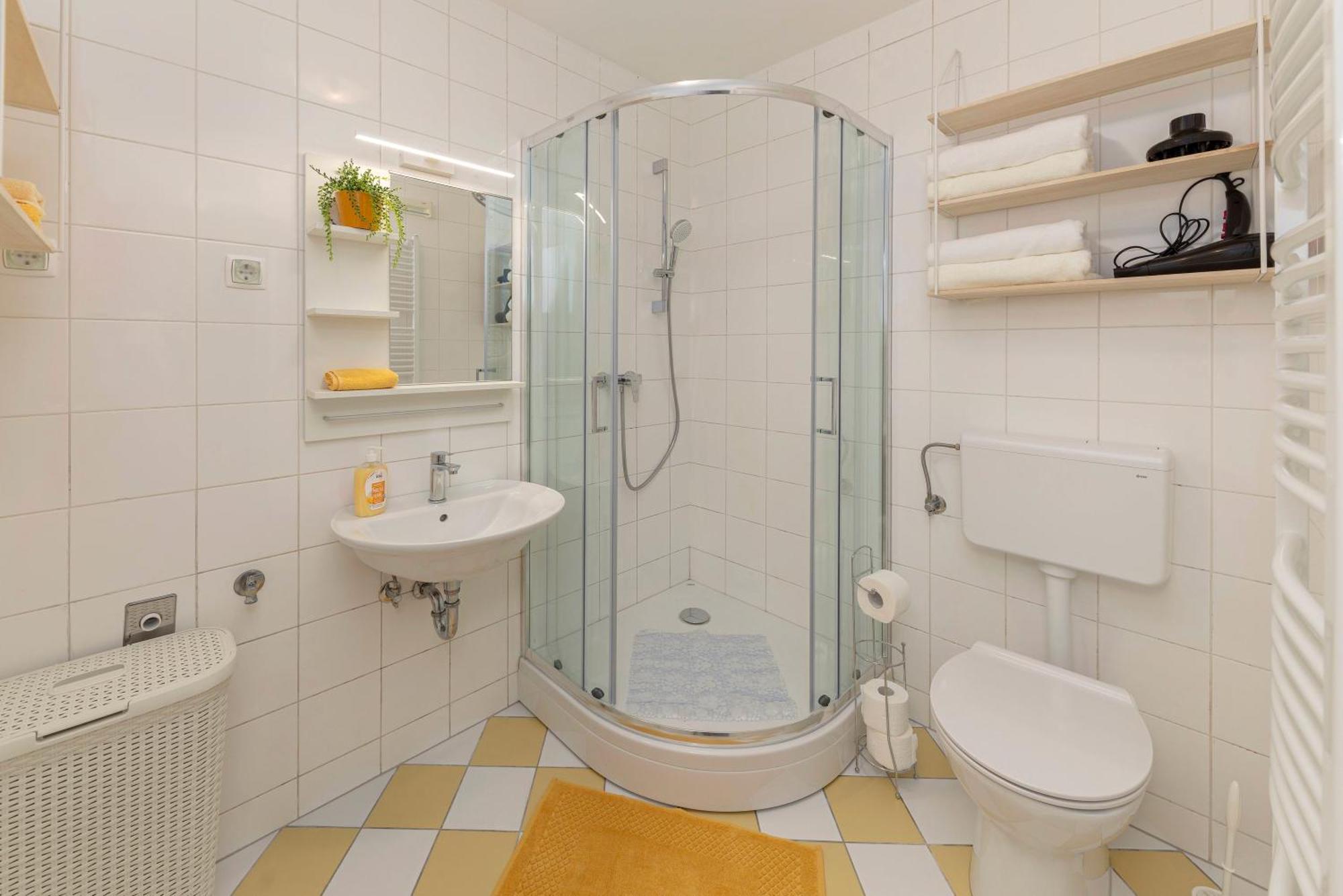 Cozy Garden Flat Apartment ลูบลิยานา ภายนอก รูปภาพ